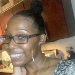 Meet your Posher, Renee’